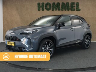 Toyota Yaris Cross 1.5 Hybrid 130 GR Sport - PANORAMADAK - PARKEERSENSOREN VOOR EN ACHTER - HEAD-UP DISPLAY - JBL GELUIDSINSTALLATIE - 360 GRADEN CAMERA - ELEKTRISCHE ACHTERKLEP - VOORRUIT, STOEL EN STUUR VERWARMING - DODEHOEK DETECTIE