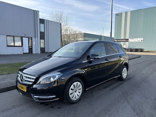 Mercedes-Benz B-klasse 180 Ambition 6-Bak 125 PK. Mooie en als nieuw rijdende auto !!!