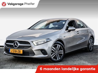Mercedes-Benz A-klasse 250 e 218pk Aut. Business Solution Luxury Limited Leer/ Sfeerverlichting/ Camera/ Stoelverwarming/ Dab/ Comfortstoelen