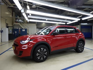 Fiat 600 e RED 54 kWh 156pk 3 Fase | Navigatie by App | Cruise Control | Parkeersensoren | Keyless-Start | Full-LED | !!