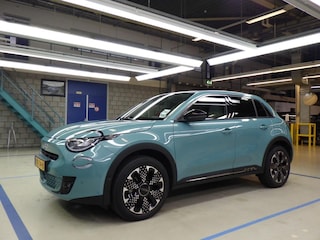 Fiat 600 e La Prima 54 kWh 156pk 3 Fase 8 Jaar Garantie! | Massage | Vol-Leder | Adaptive Cruise | Elektr. Stoelen | Stoelverwarming | Elektr. Achterklep |