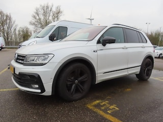 Volkswagen Tiguan Verwacht 1.5 TSI Highline Business R-Line 360Cam/Pano/Trekhaak