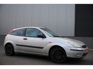 Ford Focus 1.6-16V Futura 3drs/ leder/ Trekhaak/clima