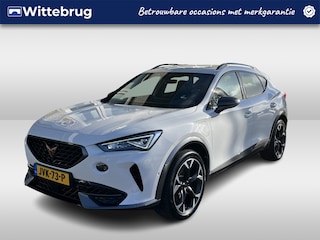 Cupra Formentor 1.4 e-Hybrid VZ Performance / AUTOMAAT/ PANO/ 245 PK/ ELEK.KLEP/ STUUR+STOEL VERWARM./ KEYLESS/ PARK.SENSOR.V+A/ CAMERA/ MEMORY SEAT/ DODE HOEK/ FULL LINK/ ACC/ NAVI/ CLIMA/ DAB/ RIJ-MODI/ LED/ ISOFIX