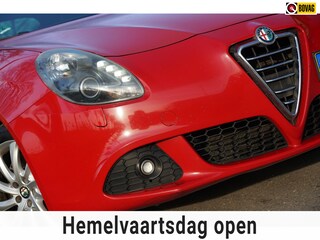 Alfa Romeo Giulietta 1.4 T Distinctive | Rosso Competizion | Clima/Cruise/LMV/Bluetooth/LED - Keurig!