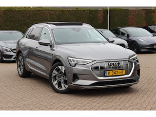 Audi e-Tron 50 quattro Business edition Plus 71 kWh / Panoramadak / Camera / Luchtvering / Intr.voorverwarming / Leder&Alcantara / 20'' / Navigatie / DAB / Stoelverwarming / ACC