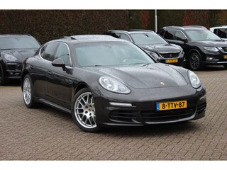 Porsche Panamera 3.0 S E-Hybrid / Schuifdak / 360Camera / Sportchrono / Softclose / Intr.voorverwarming / 20'' / Leder / Luchtvering / Stoelventilatie+Verwarming / Cruise Control
