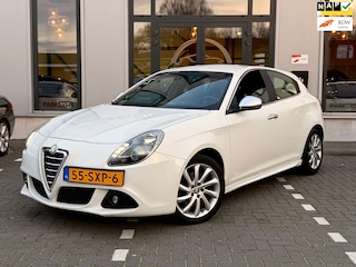 Alfa Romeo Giulietta 1.4 T Distinctive|Automaat|Leer|Stoelverwarming