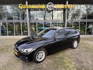 BMW 3-serie Touring 318i | CAMERA | CLIMA | CRUISE | LED | NAVI | PDC V&A | TREKHAAK