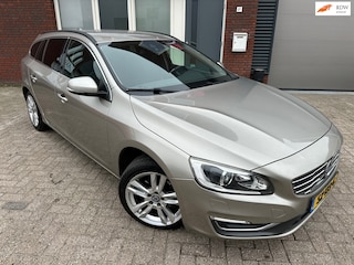 Volvo V60 / Navi / Leder / PDC / Cruise / AUT