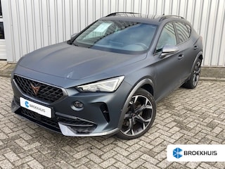 Cupra Formentor 1.4 e-Hybrid VZ Performance | Panorama dak | Dodehoekdetectie | Camera achter | Adaptief cruise control | Led koplampen | Lederen bekleding | 19"LMV