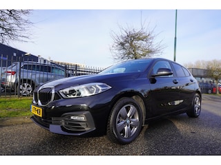 BMW 1-serie (f40) 116i 109pk AUTOMAAT Buss Edition Parking Pack Navi Clima Xenon