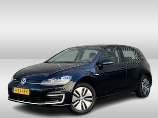 Volkswagen Golf E-DITION 136PK / 16" LMV / Parkeersensoren V+A / LED / Navigatie / App-Connect