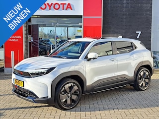 Toyota Urban Cruiser Executive 61 kWh 360-CAMERA PANORAMADAK JBL STOEL ELEK. VERSTELBAAR