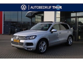 Volkswagen Touareg 3.0 TDI R-line NL auto 2e eigenaar dealeronderhouden door ons trekhaak panoramadak leder dynaudio camera elektrische stoelverstelling met geheugen