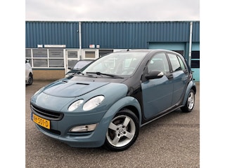 Smart Forfour 1.1 pulse |5Drs | 1 Jaar lang APK |LM Velgen | EL Ramen | Airco | Radio |