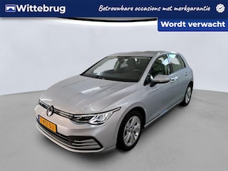 Volkswagen Golf 1.0 TSI 110PK Life / Achteruitrijcamera / LED / 16" LMV / App-Connect / Parkeersensoren V+A