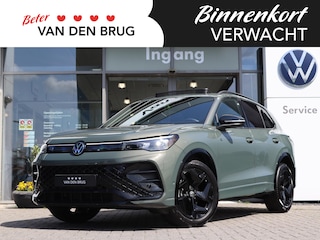 Volkswagen Tiguan 1.5 eTSI 150 pk DSG R-Line Edition | Trekhaak | Panoramadak | Black Style | Navigatie | IQ Light | App Connect | Camera | Stoel + Stuurverwarming | Voorstoelen met Massage | Fabrieksgarantie tot 16-09-2026 |