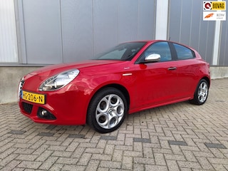Alfa Romeo Giulietta 1.4 T Sprint - 17 inch - navi - trekhaak