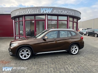 BMW X1 sDrive18d X-Line Pano, Leder, Automaat, NaviPro HD, Cruise Stoelverwarming
