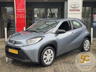 Toyota Aygo 1.0 VVT-i MT Play AIRCO AD-CRUISE CAMERA APPLE/ANDROID EL-RAMEN/SPIEGELS NL-AUTO