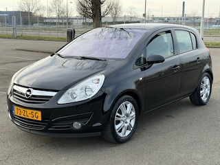Opel Corsa 1.4-16V Cosmo - Frisse auto