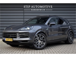 Porsche Cayenne 3.0 E-Hybrid 470pk Sport Chrono | Panorama | Matrix | ACC | 21'' Wielen | Bose | Trekhaak | Orig. NL |