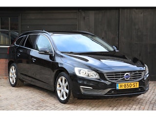 Volvo V60 2.0 D2 Momentum Navigatie/Parkeersensor v,a/17"inch lmv/Trekhaak