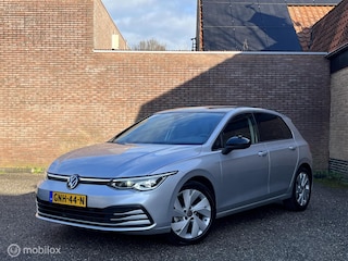 Volkswagen Golf 1.5 TSI Style| PANO| LED| Stuur&Stoel Verw.