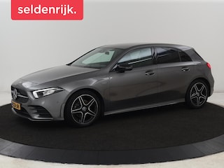 Mercedes-Benz A-klasse 180 AMG | Stoelverwarming | Leder/Alcantara | Sfeerverlichting | Widescreen | Full LED | Park Assist | Navigatie | Sportstoelen | Climate control | Cruise control
