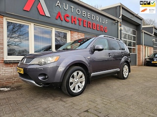 Mitsubishi Outlander 2.4 Instyle Automaat! Trekhaak! 7-Zitplaatsen! 4WD! Airco! Nette Auto!