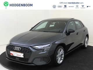 Audi A3 Sportback 40 TFSI e Edition | Panoramadak | Parkeersensoren achter | Cruise control | CarPlay | Electronic climate control | Lane assist |