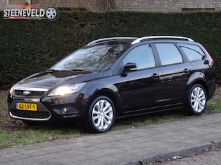 Ford Focus Wagon 1.8 Limited met Navi en Trekhaak