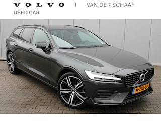 Volvo V60 B3 Momentum Advantage | Sport Pack | Leder | 19" Velgen | Trekhaak | Stoelverwarming
