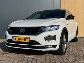 Volkswagen T-Roc 1.5 TSI 150pk 7-DSG Sport Business R | NL Auto | Trekhaak | ACC | BLIS | Stoelverwarming | Camera | Carplay | Navi |