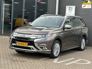 Mitsubishi Outlander 2.4 PHEV Instyle/1STE EIGPANO-DAK/CAMERA/NL-AUTO NAP!!