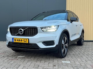 Volvo XC40 T5 Twin Engine 262pk Geartronic R-Design | NL Auto | Pano H&K | Trekhaak | ACC | Stoel/Stuurverwarming | 360 Camera |
