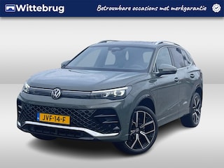 Volkswagen Tiguan 1.5 eHybrid R-Line Edition / Panoramadak / Head-Up Display / Matrix Led / 20'' LMV / VW
