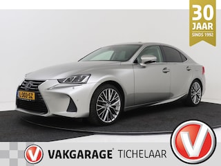Lexus IS 300h Hybrid Luxury | Trekhaak | Leer | Camera | Navigatie | PDC | Keyless Entry/Start | Adap. Cruise | Stoelventilatie |