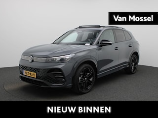 Volkswagen Tiguan 1.5 eHybrid R-Line Edition | Navigatie | Airco | Parkeersensoren | Camera 360 graden  | Black pakket | Stoel/stuur verwarming | 20 Inch Velgen | Panorama dak |