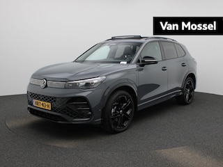 Volkswagen Tiguan 1.5 eHybrid R-Line Edition | Navigatie | Airco | Parkeersensoren | Camera 360 graden  | Black pakket | Stoel/stuur verwarming | 20 Inch Velgen | Panorama dak |