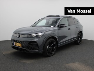 Volkswagen Tiguan 1.5 eHybrid R-Line Edition | Navigatie | Airco | Parkeersensoren | Camera 360 graden  | Black pakket | Stoel/stuur verwarming | 20 Inch Velgen | Panorama dak |