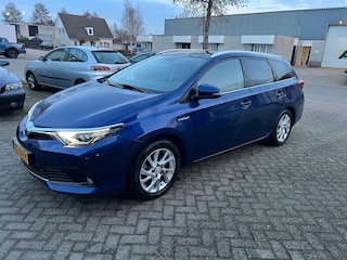 Toyota Auris Touring Sports 1.8 Hybrid Lease