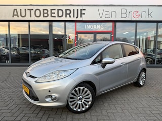 Ford Fiesta 1.6 Ghia | Leder | Nieuwe APK | Winter pakket