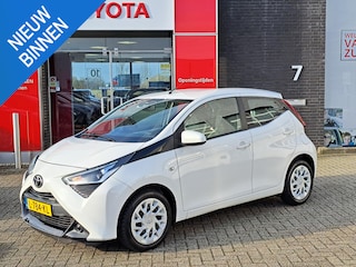 Toyota Aygo X-Play NAVIGATIE SPEEDLIMITER ACHTERUITRIJCAMERA