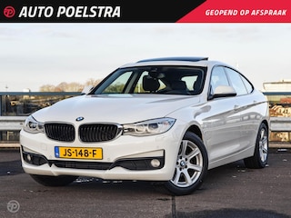 BMW 3-serie GT 320d Luxury Panoramadak HUD Leder Trekhaak Bi-xenon Stoelverwarming Navigatie