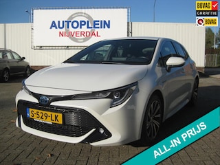 Toyota Corolla 1.8 Hybrid Dynamic keurig nette maar ook complete corolla in de parelmoer witte lak!
