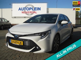 Toyota Corolla 1.8 Hybrid Dynamic keurig nette maar ook complete corolla in de parelmoer witte lak!