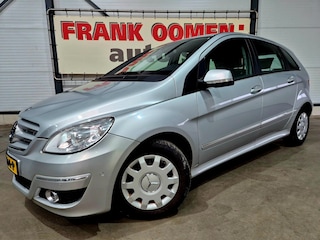 Mercedes-Benz B-klasse 180 116PK Business Class + Trekhaak|Airco|Cruise|PDC|Stoelverwarming|Leder/Stof