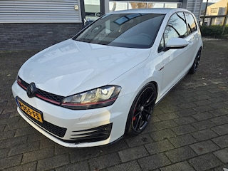 Volkswagen Golf 2.0 TSI GTI PERFORMANCE